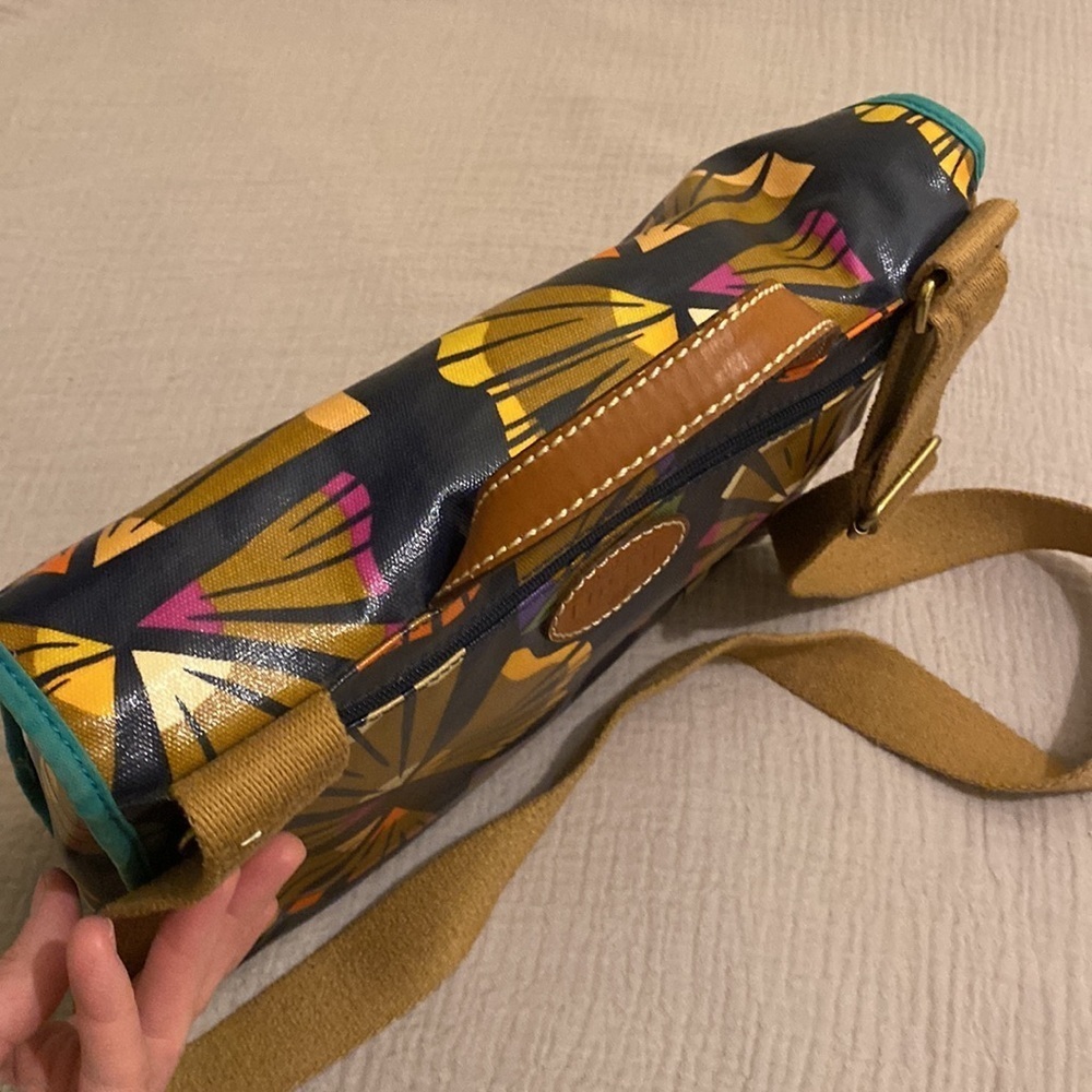 Fossil printed messenger bag . - Picture 6 of 13